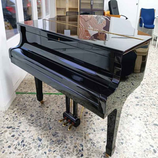 Piano Astor