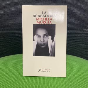 Novela La Acabadora