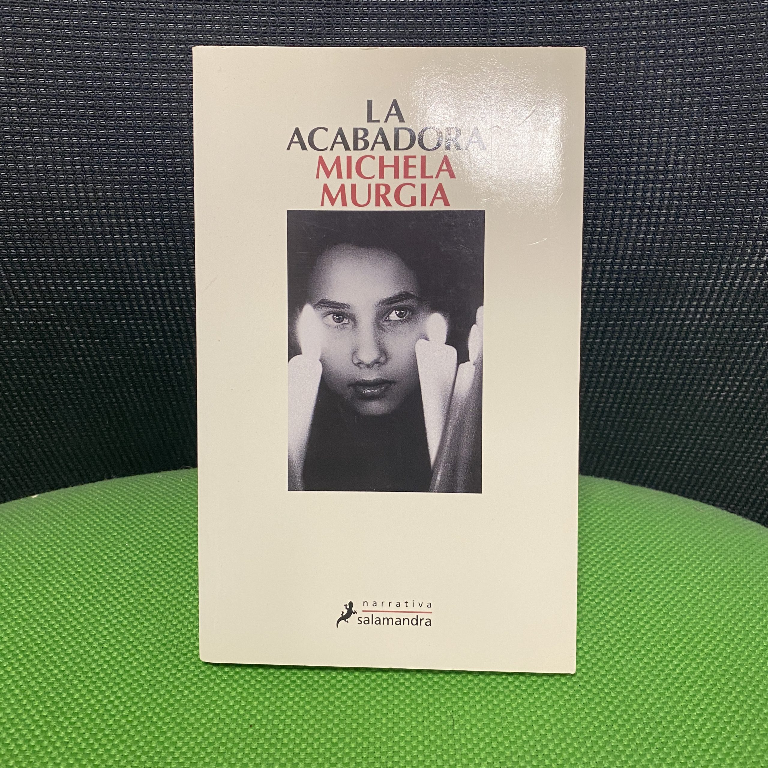 Novela La Acabadora